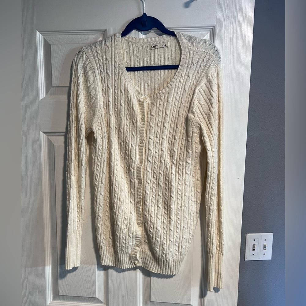 Old Navy Winter White Cardigan. Size Large.
